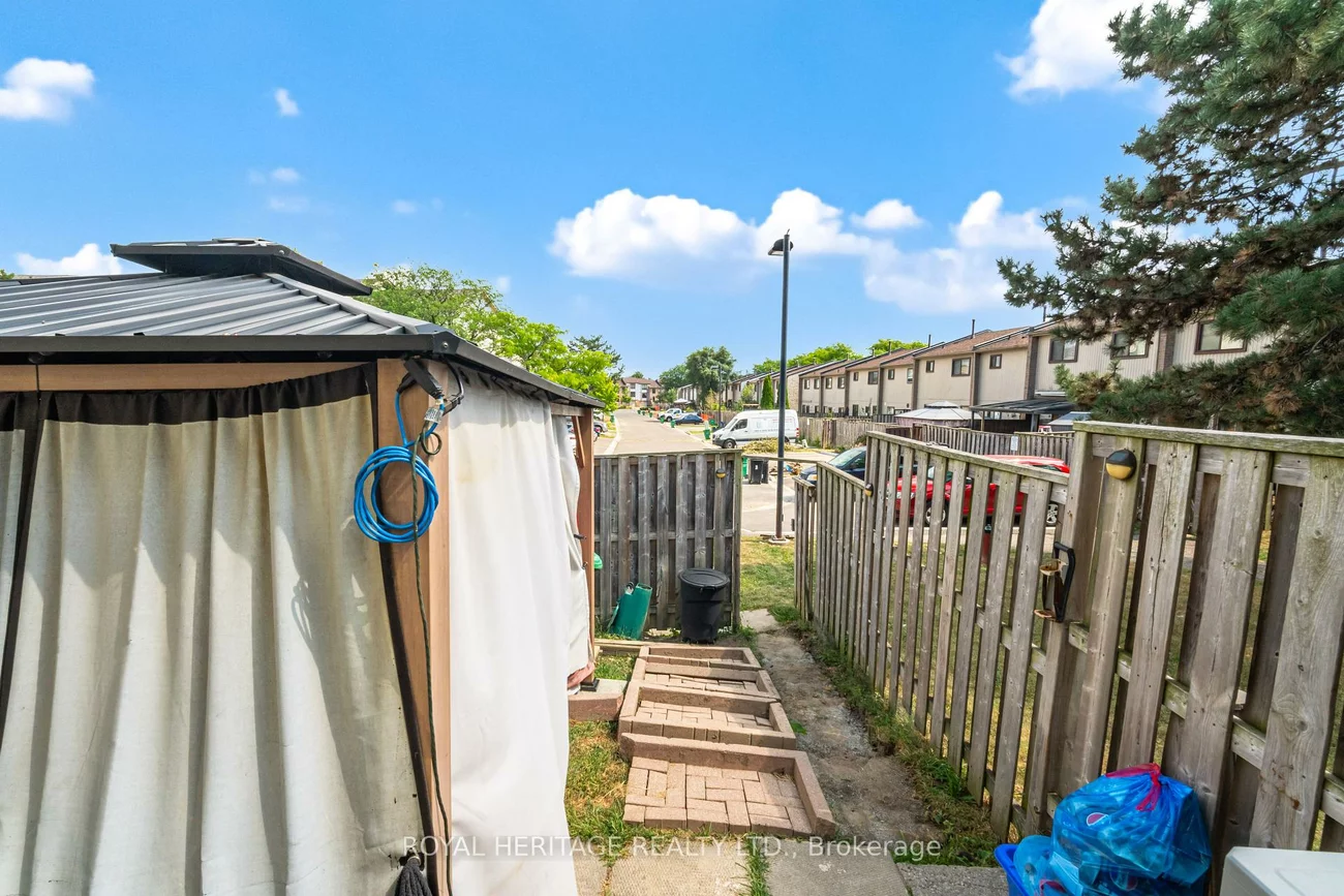 107, Guildford, Central Park, Brampton