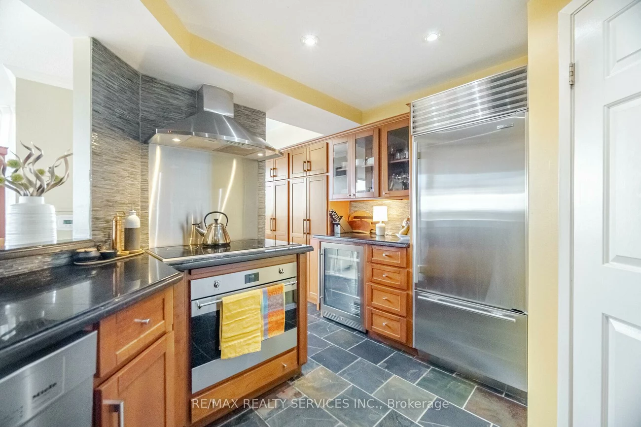 310, Mill, Brampton South, Brampton