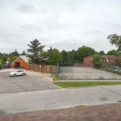120, Collins, Brampton North, Brampton