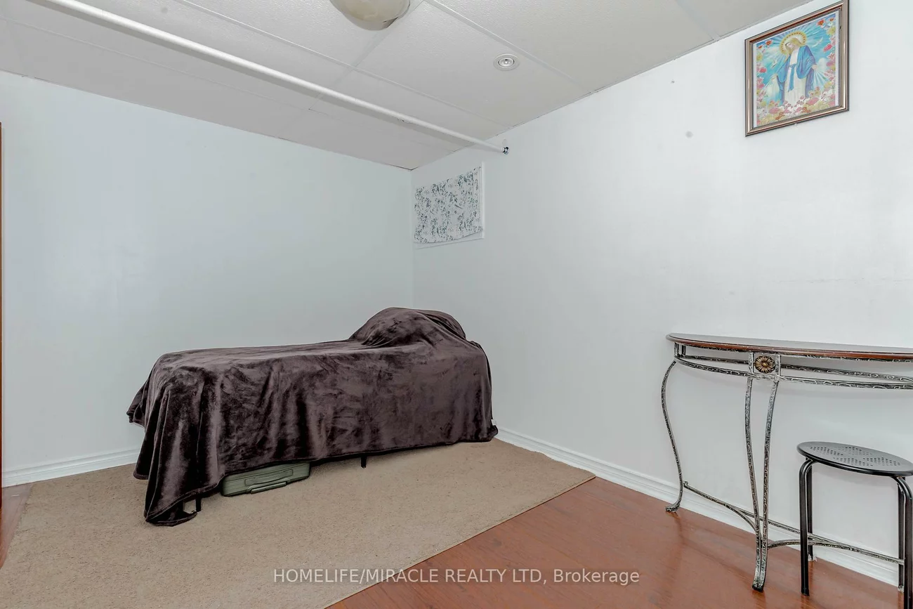12, Eden Park, Southgate, Brampton