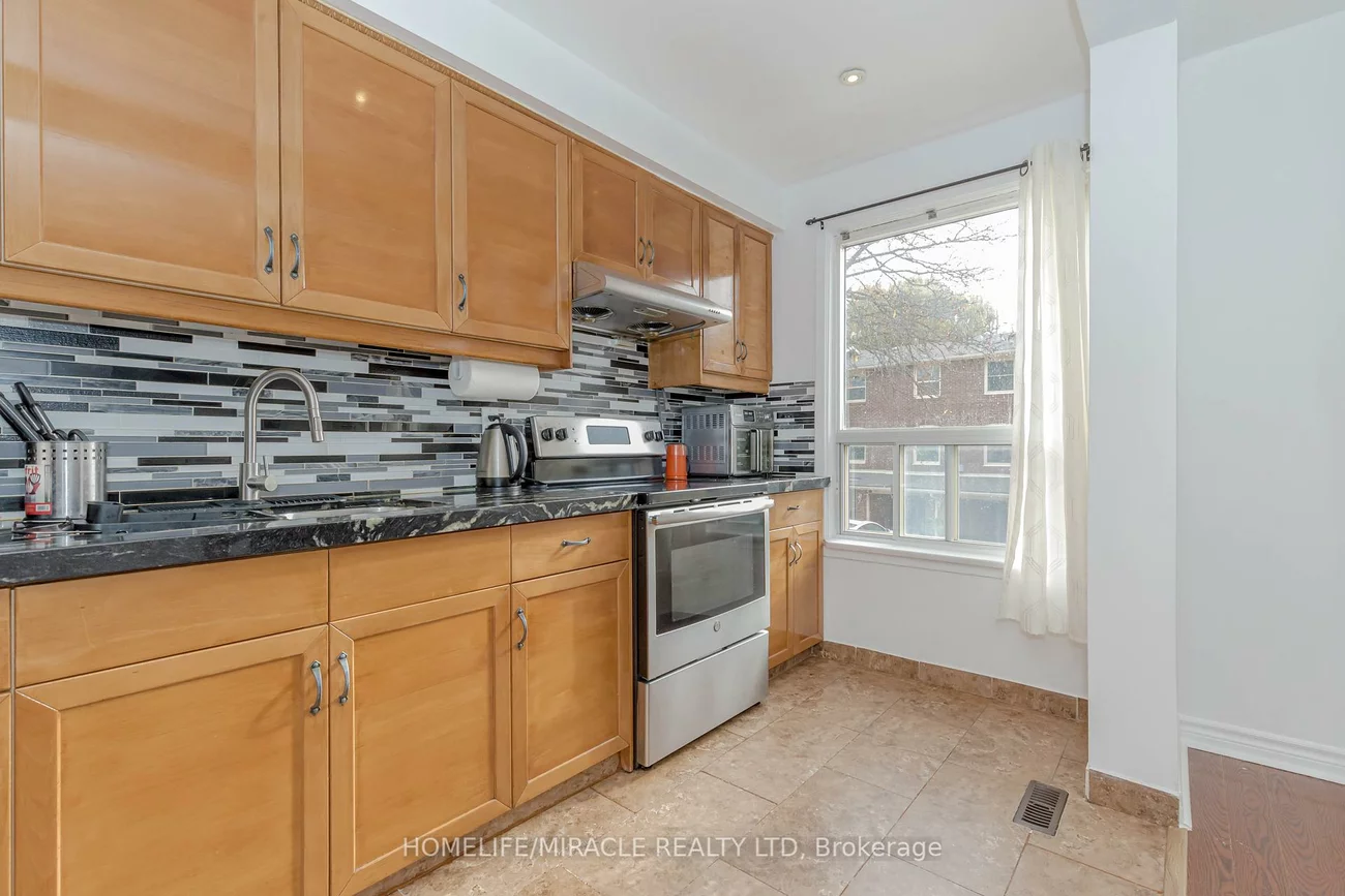 12, Eden Park, Southgate, Brampton