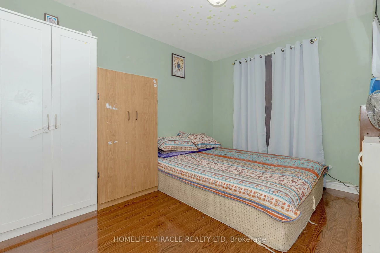 12, Eden Park, Southgate, Brampton