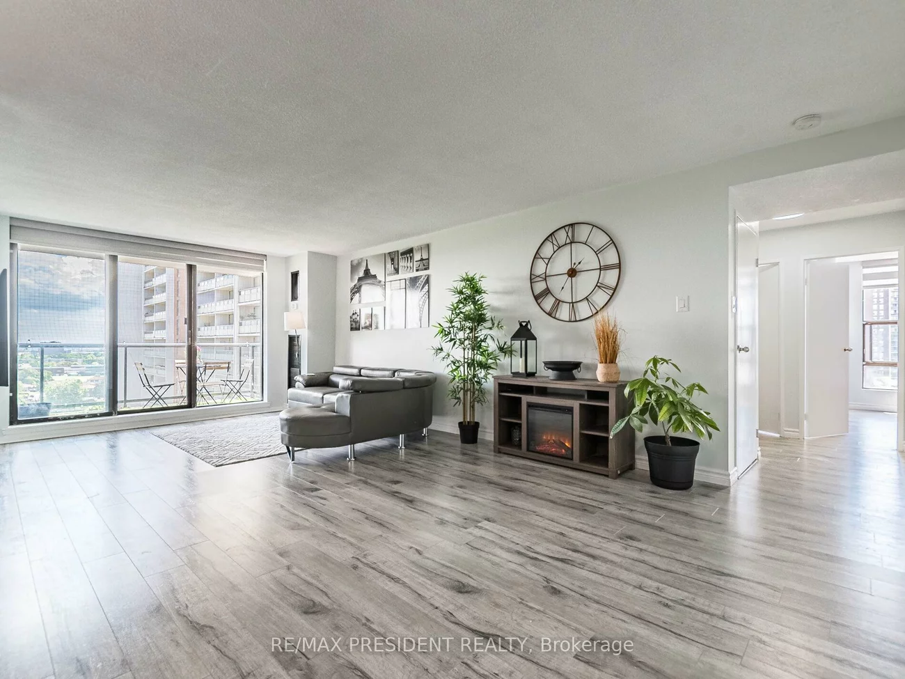 21, Knightsbridge, Queen Street Corridor, Brampton