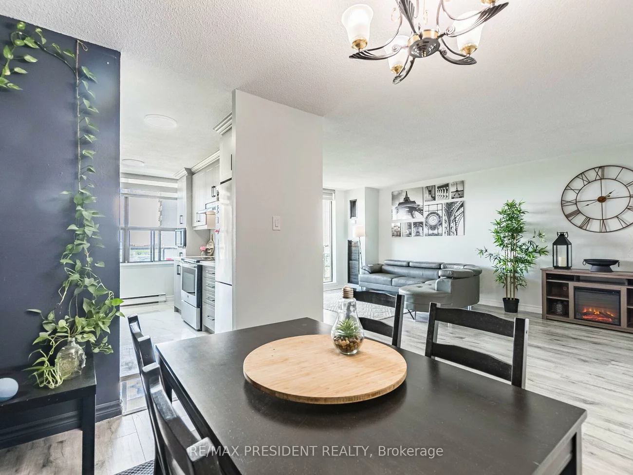21, Knightsbridge, Queen Street Corridor, Brampton