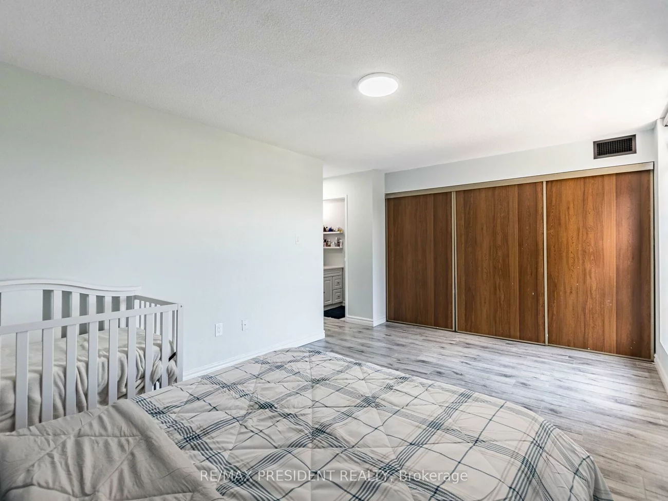 21, Knightsbridge, Queen Street Corridor, Brampton
