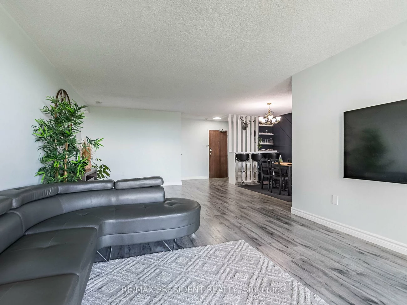 21, Knightsbridge, Queen Street Corridor, Brampton