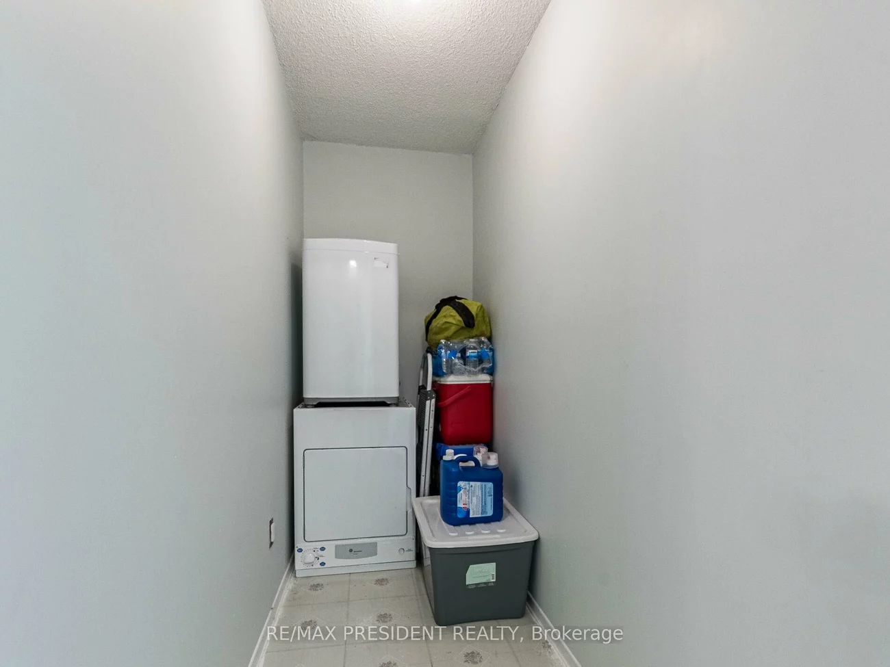 21, Knightsbridge, Queen Street Corridor, Brampton