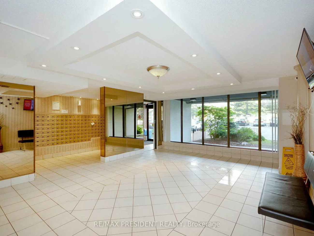 21, Knightsbridge, Queen Street Corridor, Brampton