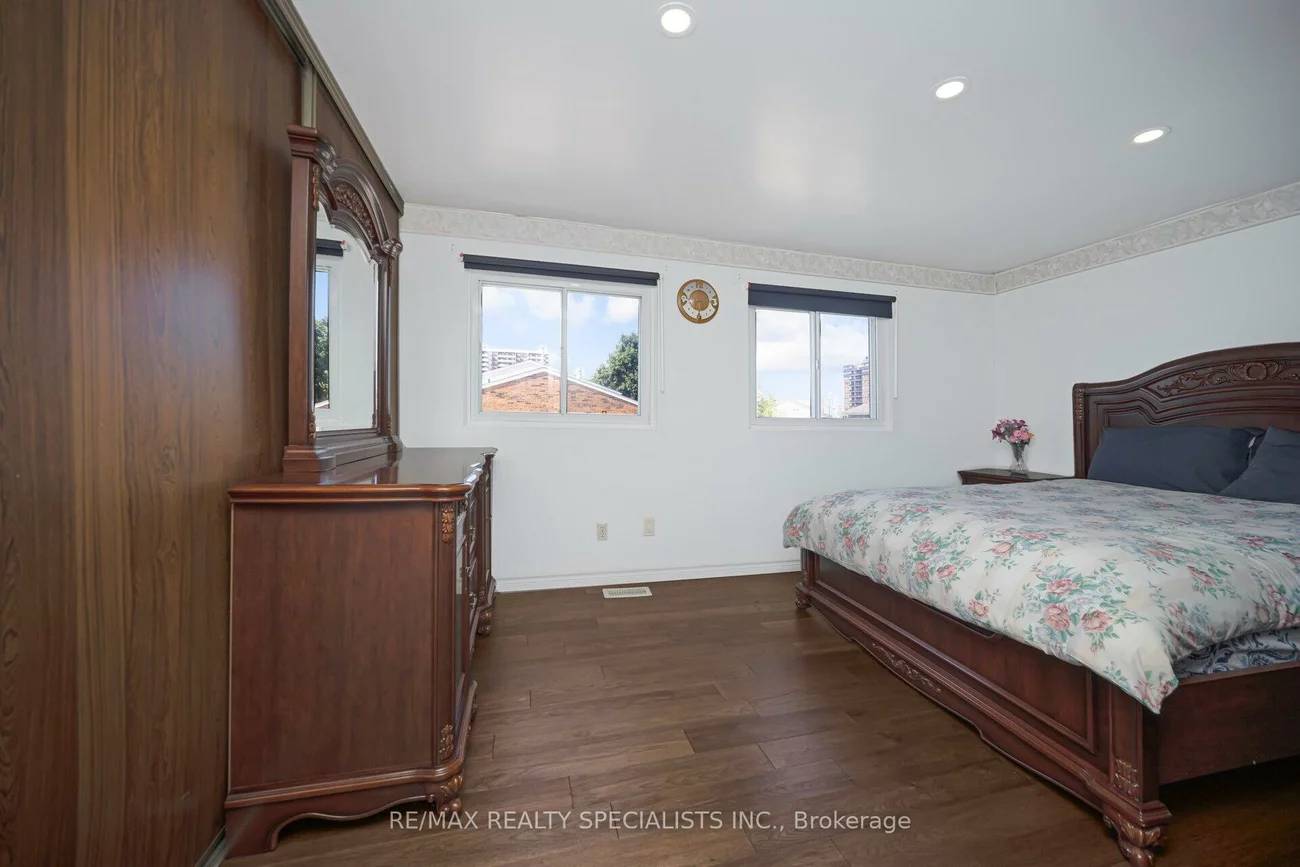28, Lincoln, Bramalea West Industrial, Brampton