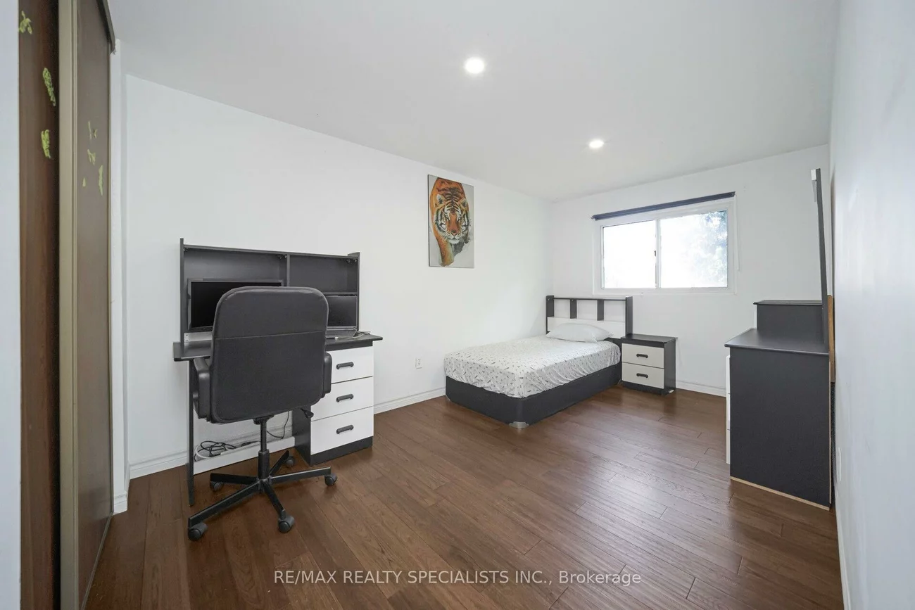 28, Lincoln, Bramalea West Industrial, Brampton