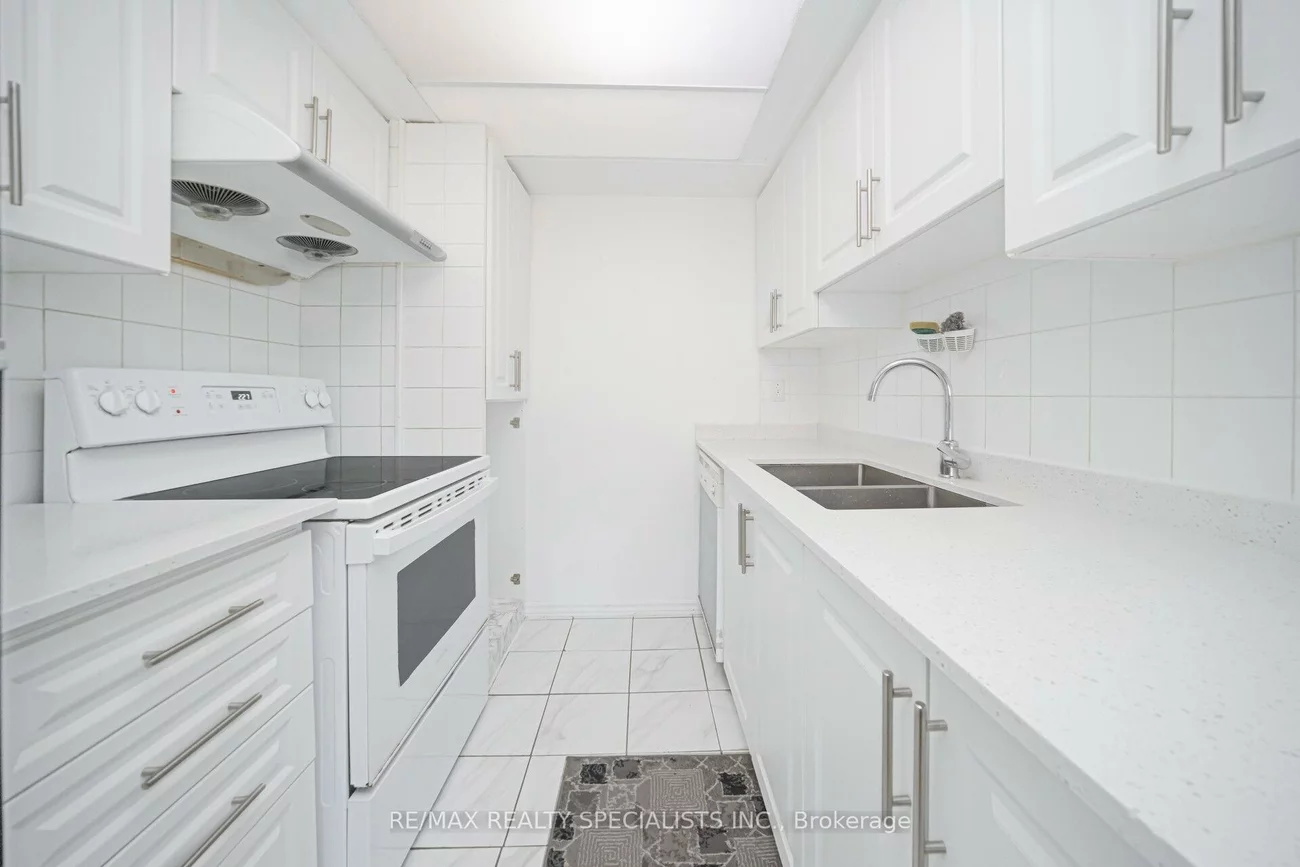 28, Lincoln, Bramalea West Industrial, Brampton