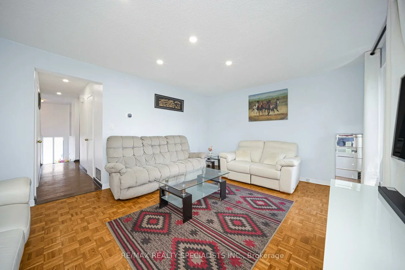 28, Lincoln, Bramalea West Industrial, Brampton