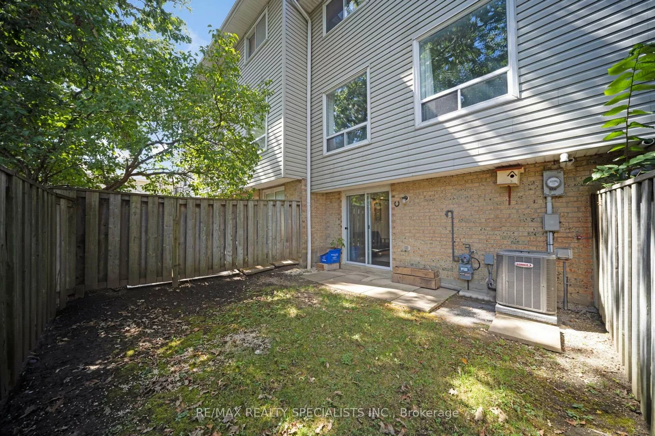 28, Lincoln, Bramalea West Industrial, Brampton