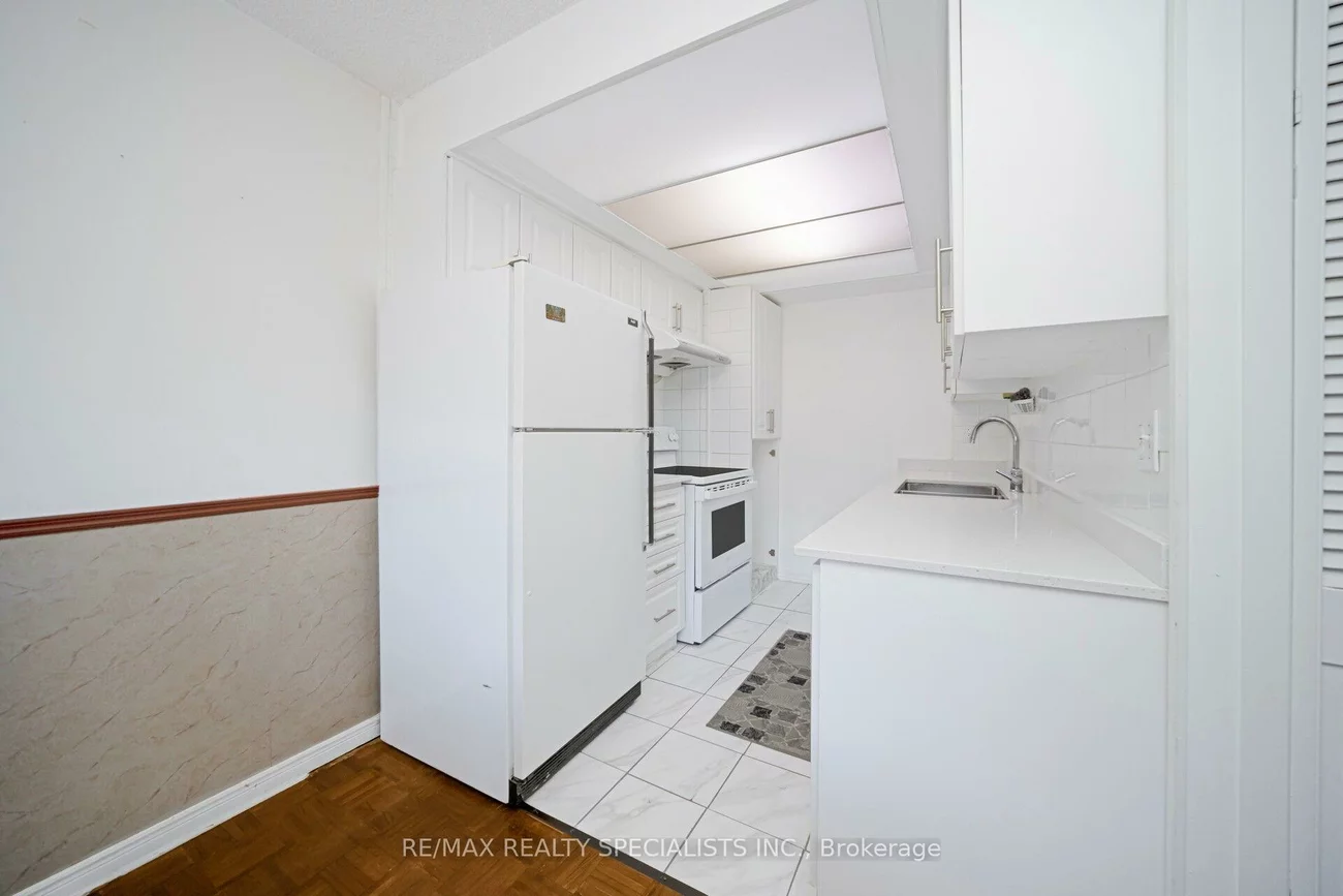 28, Lincoln, Bramalea West Industrial, Brampton