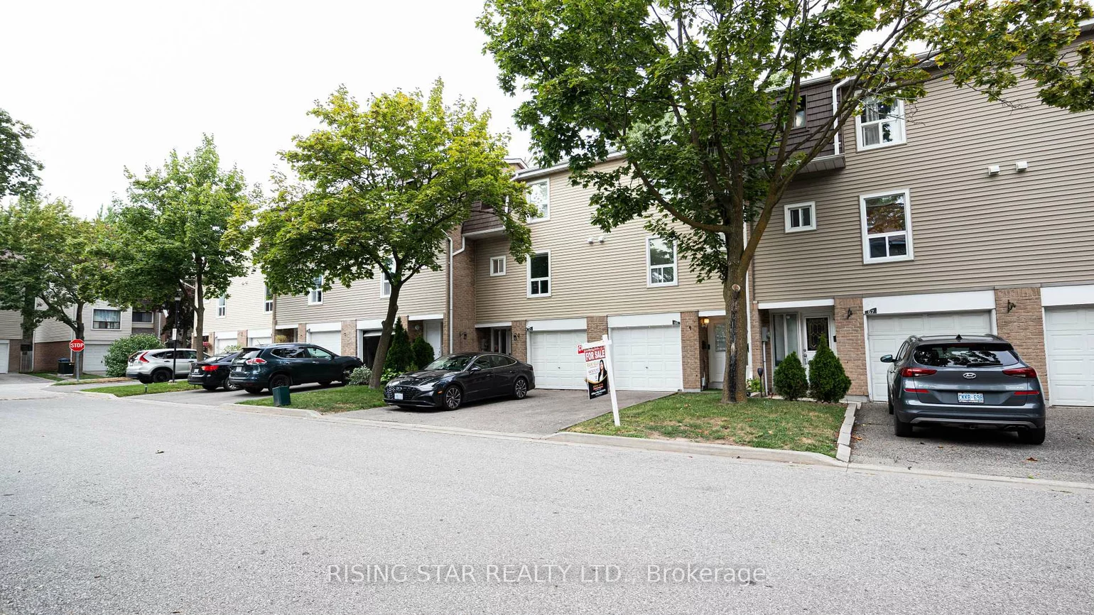 66, Enmount, Southgate, Brampton
