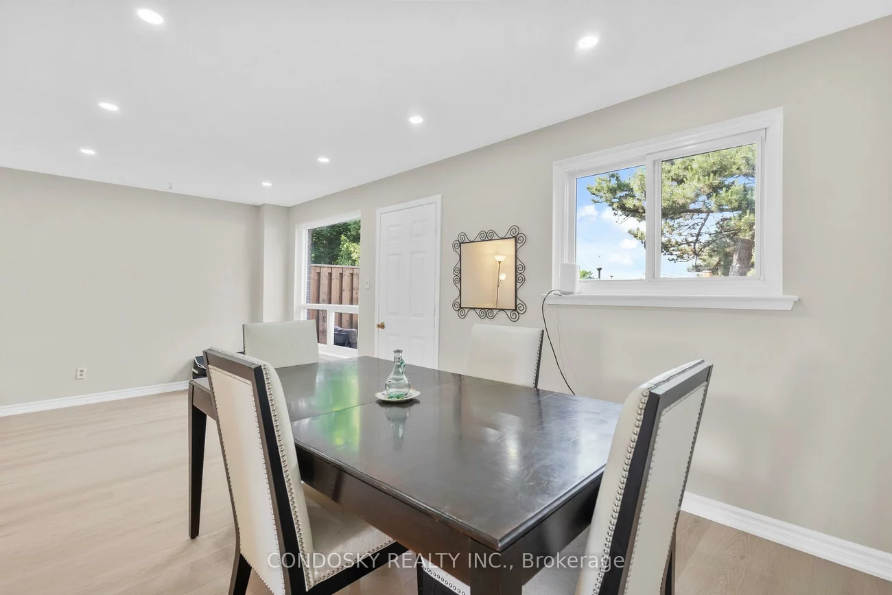 42, Village, Brampton East, Brampton