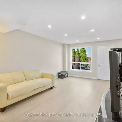42, Village, Brampton East, Brampton