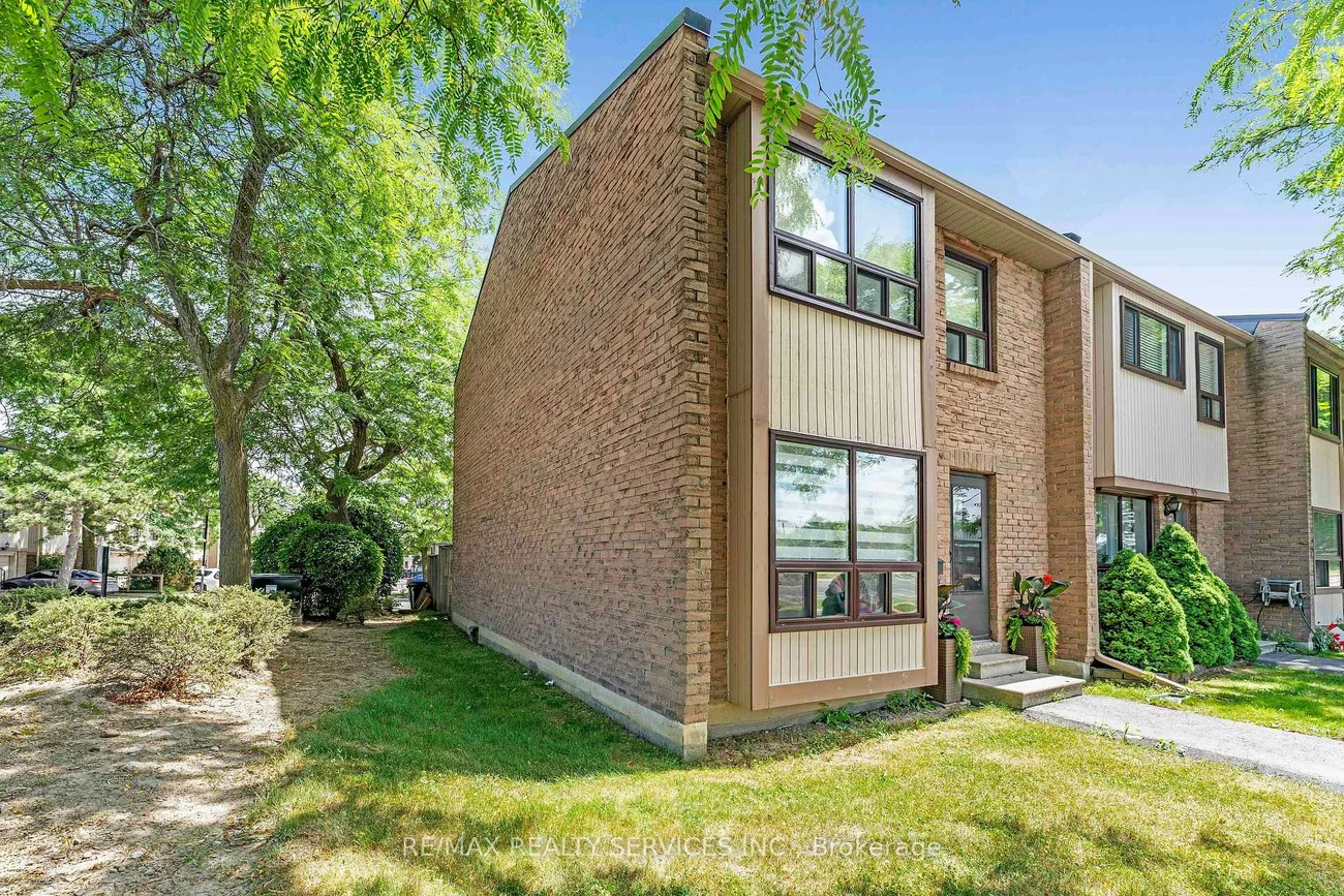 94, Guildford, Central Park, Brampton