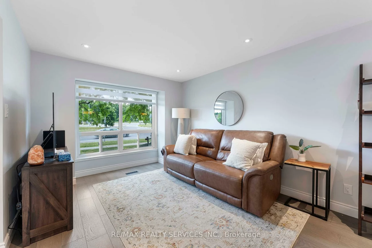 94, Guildford, Central Park, Brampton