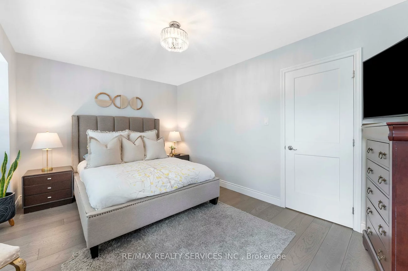 94, Guildford, Central Park, Brampton