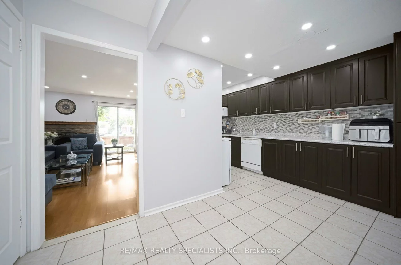 30, Greenwich, Northgate, Brampton