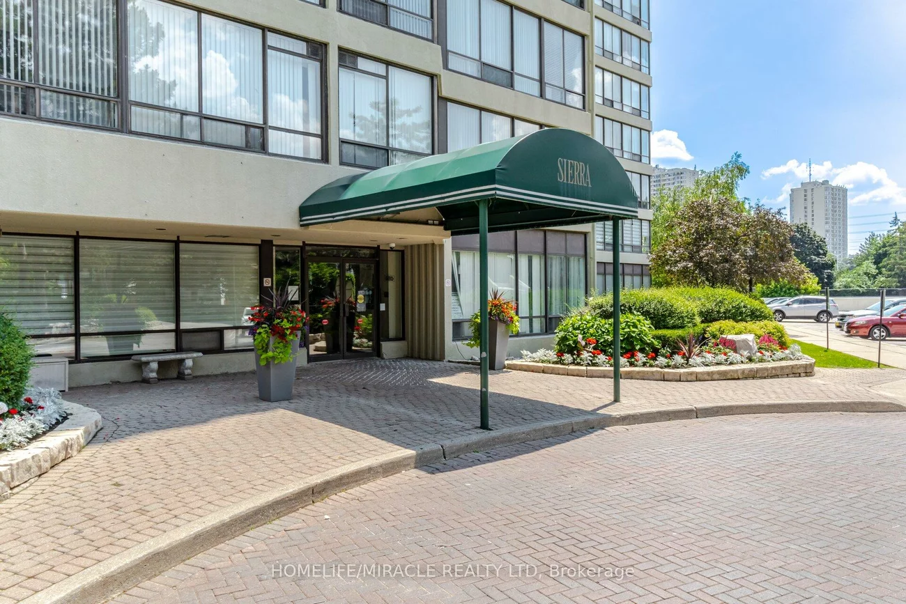 26, Hanover, Queen Street Corridor, Brampton