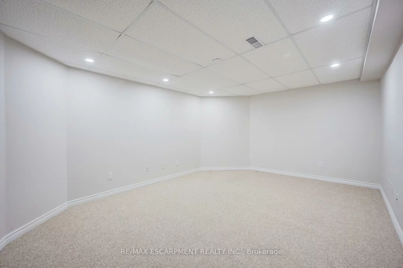 12, Larkdale, Sandringham-Wellington, Brampton