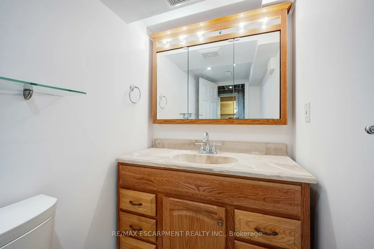 12, Larkdale, Sandringham-Wellington, Brampton