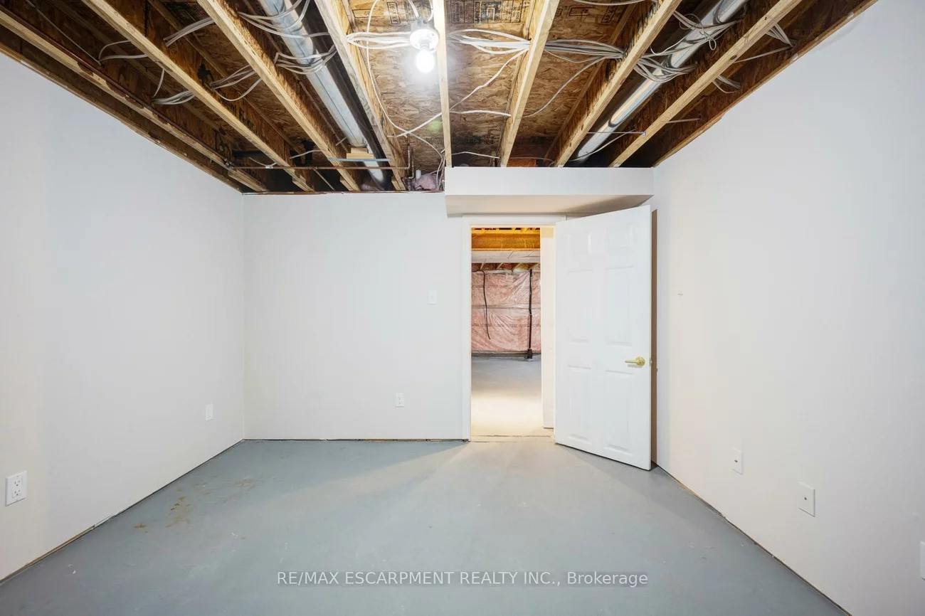 12, Larkdale, Sandringham-Wellington, Brampton