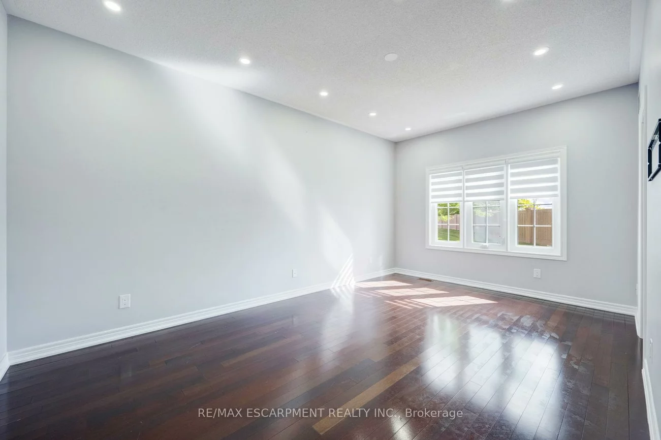 12, Larkdale, Sandringham-Wellington, Brampton