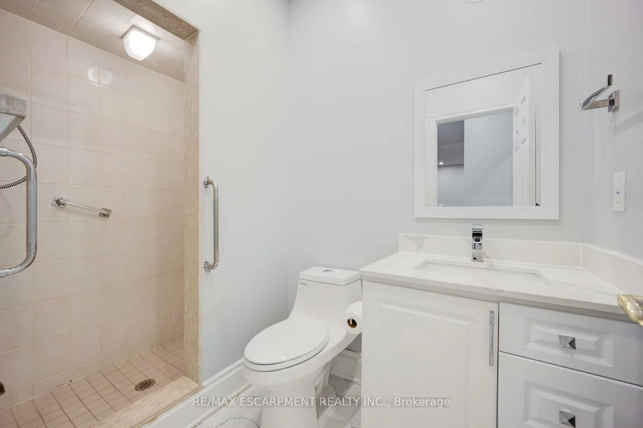 12, Larkdale, Sandringham-Wellington, Brampton