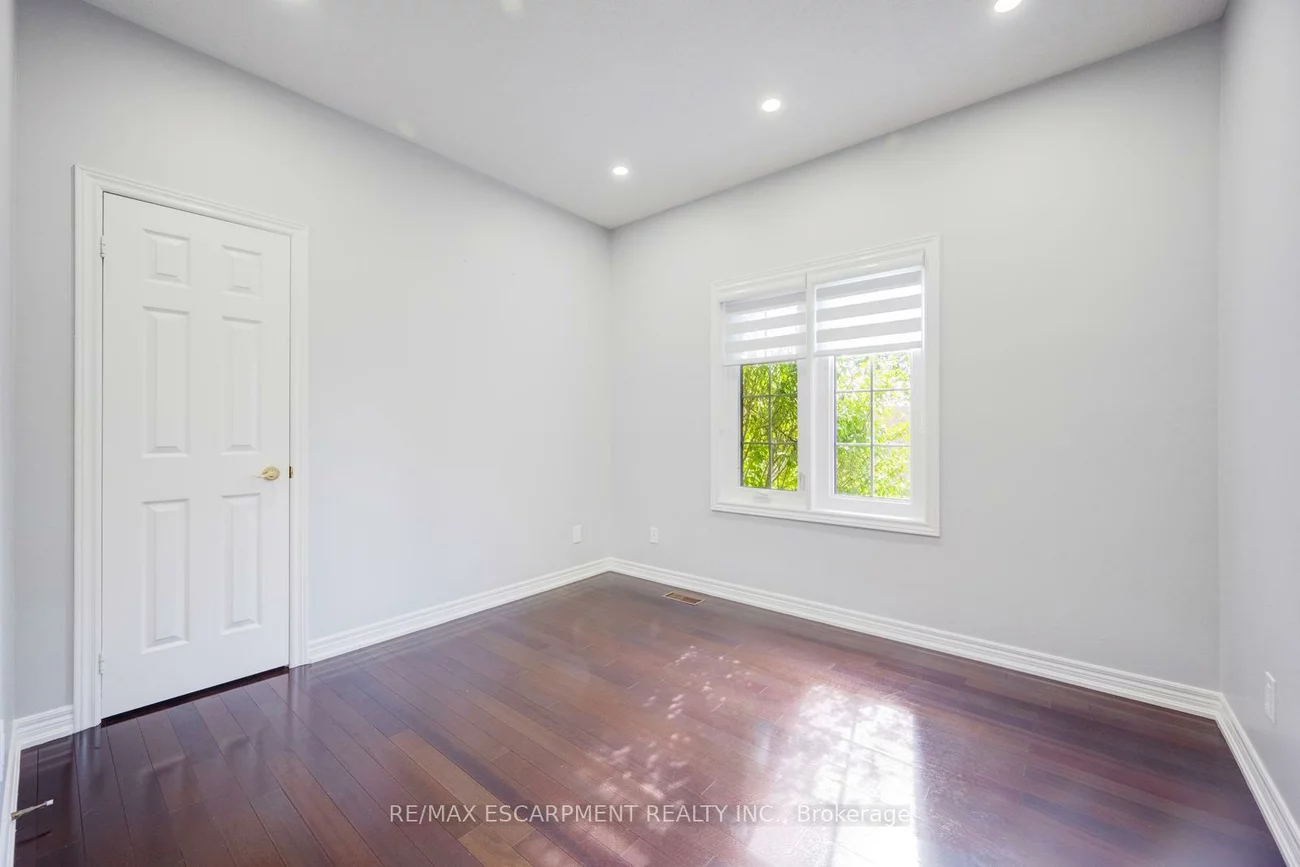 12, Larkdale, Sandringham-Wellington, Brampton