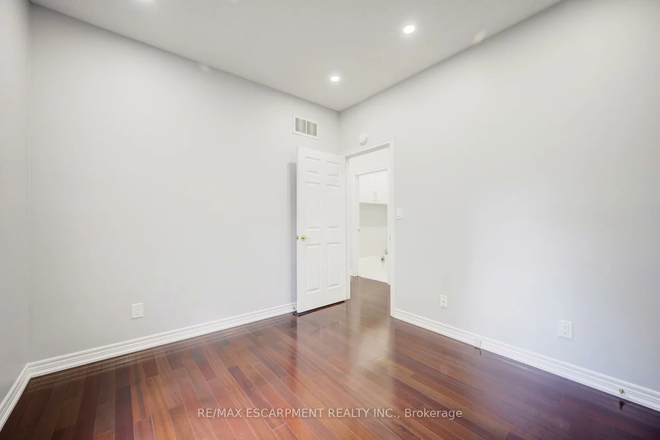 12, Larkdale, Sandringham-Wellington, Brampton