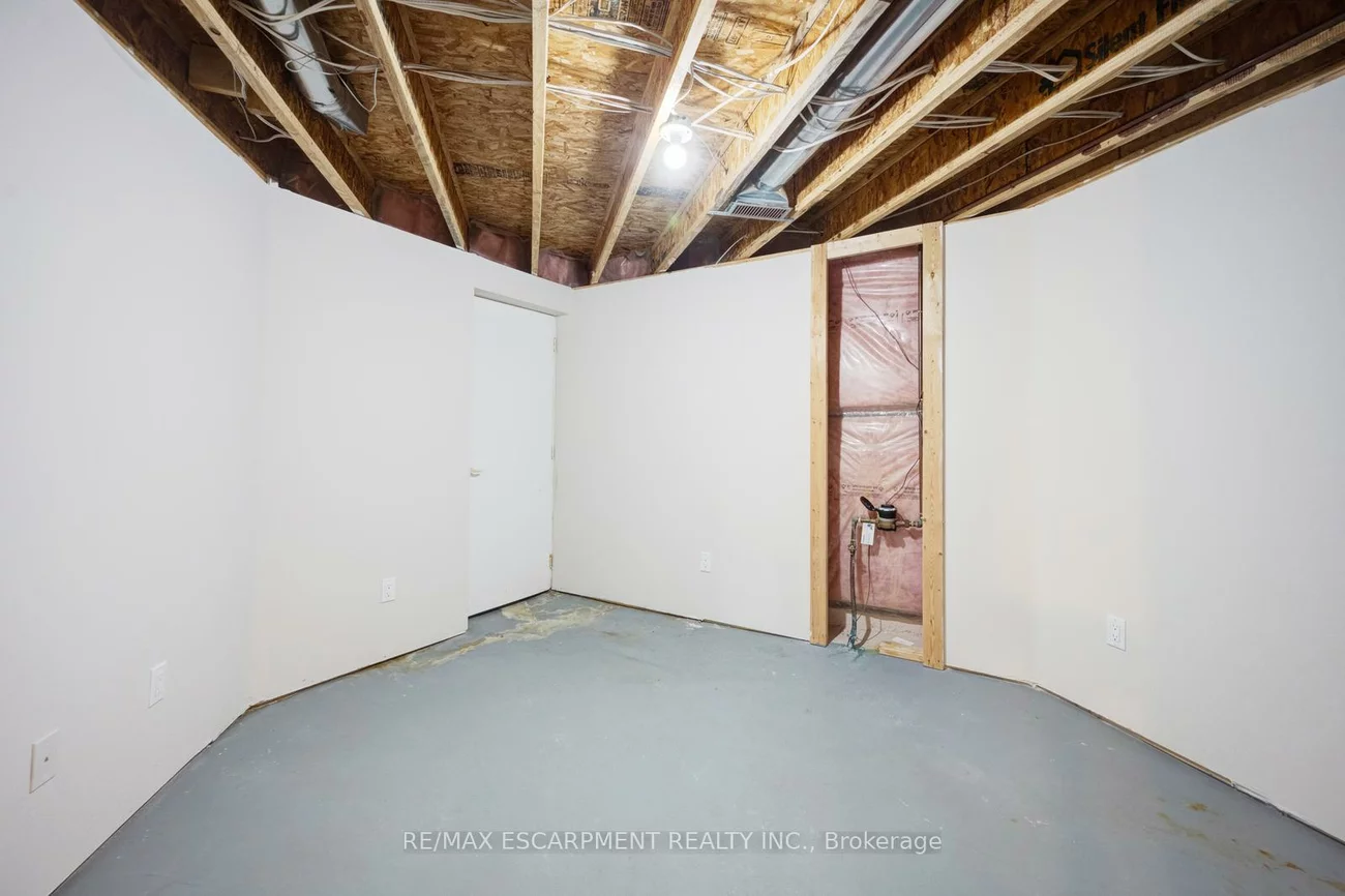 12, Larkdale, Sandringham-Wellington, Brampton