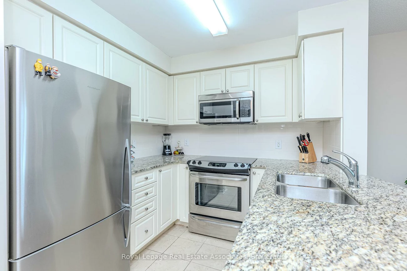 60, Via Rosedale, Sandringham-Wellington, Brampton