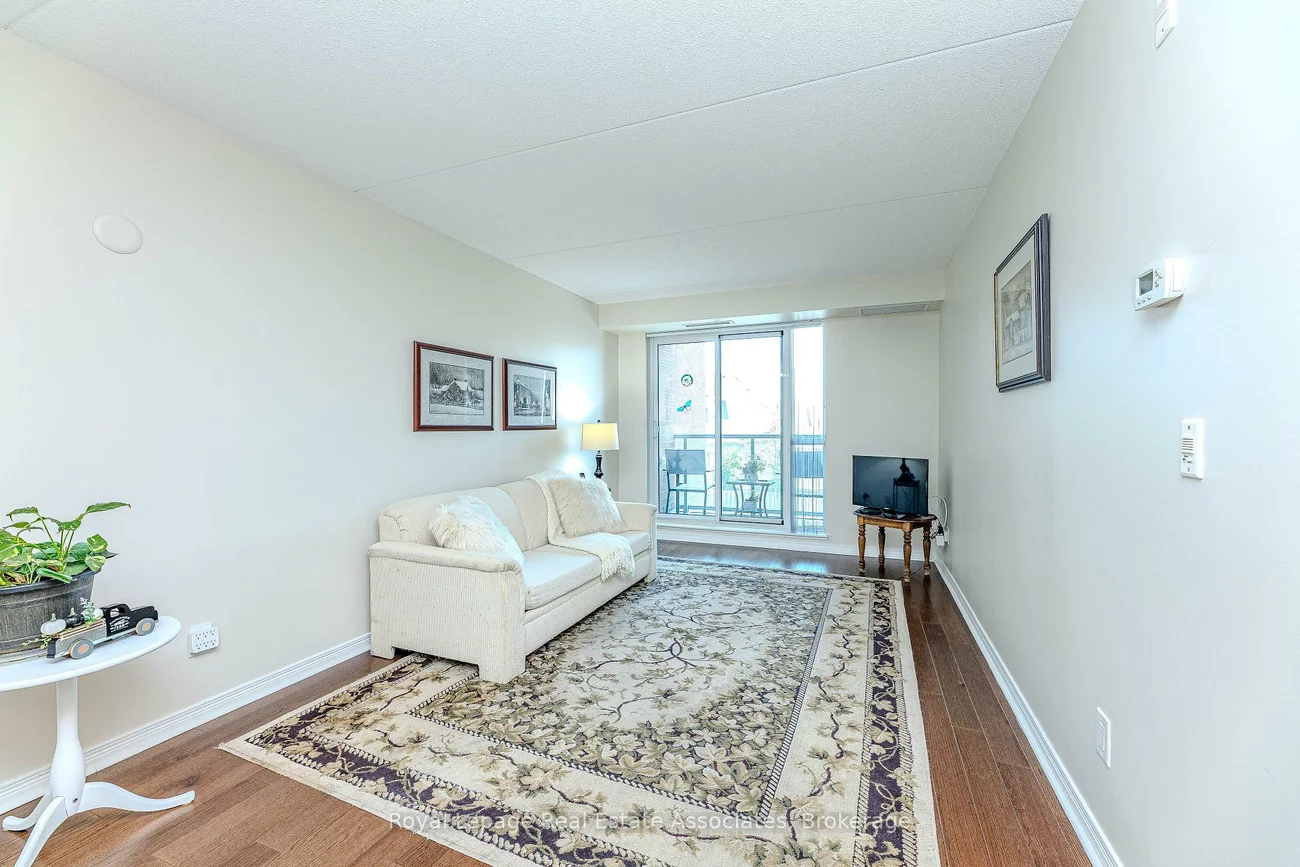 60, Via Rosedale, Sandringham-Wellington, Brampton