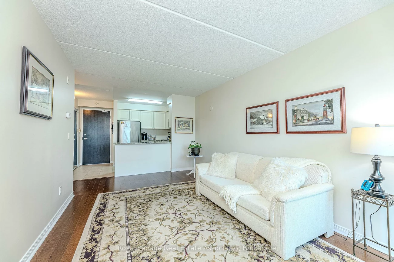 60, Via Rosedale, Sandringham-Wellington, Brampton