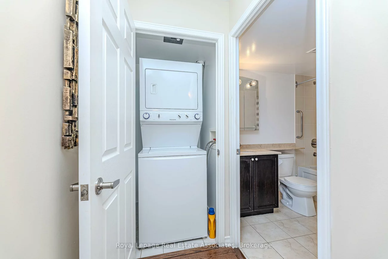 60, Via Rosedale, Sandringham-Wellington, Brampton
