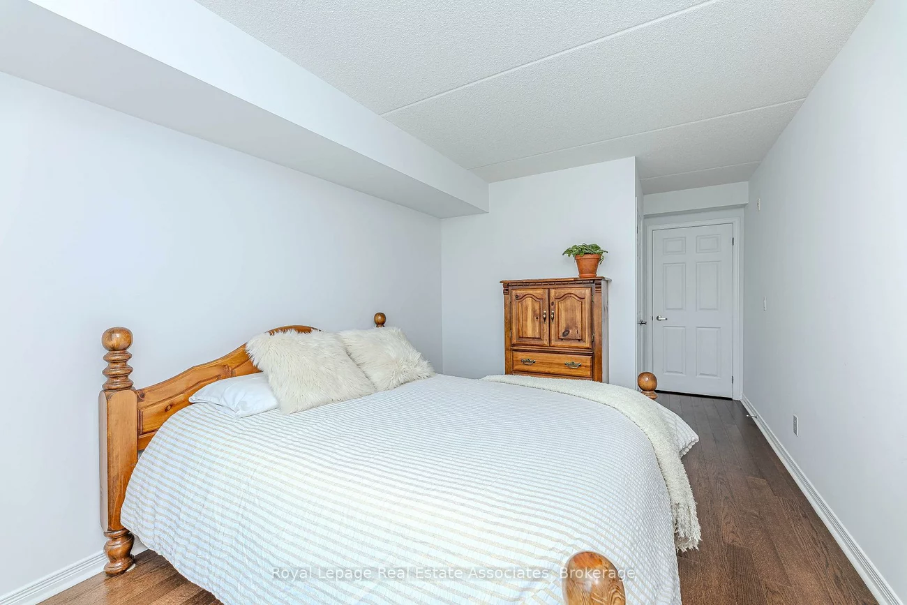 60, Via Rosedale, Sandringham-Wellington, Brampton