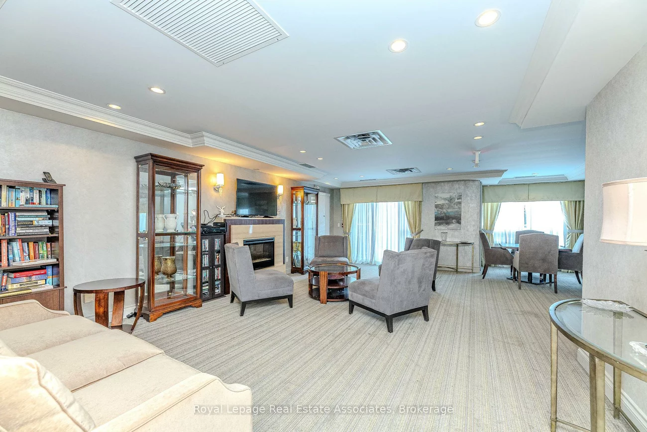 60, Via Rosedale, Sandringham-Wellington, Brampton