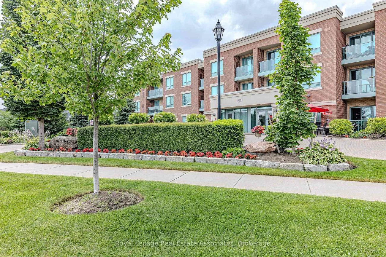 60, Via Rosedale, Sandringham-Wellington, Brampton