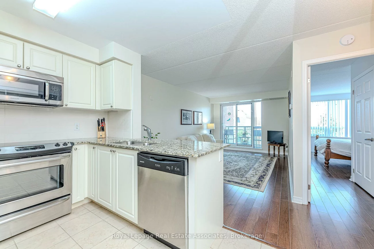 60, Via Rosedale, Sandringham-Wellington, Brampton