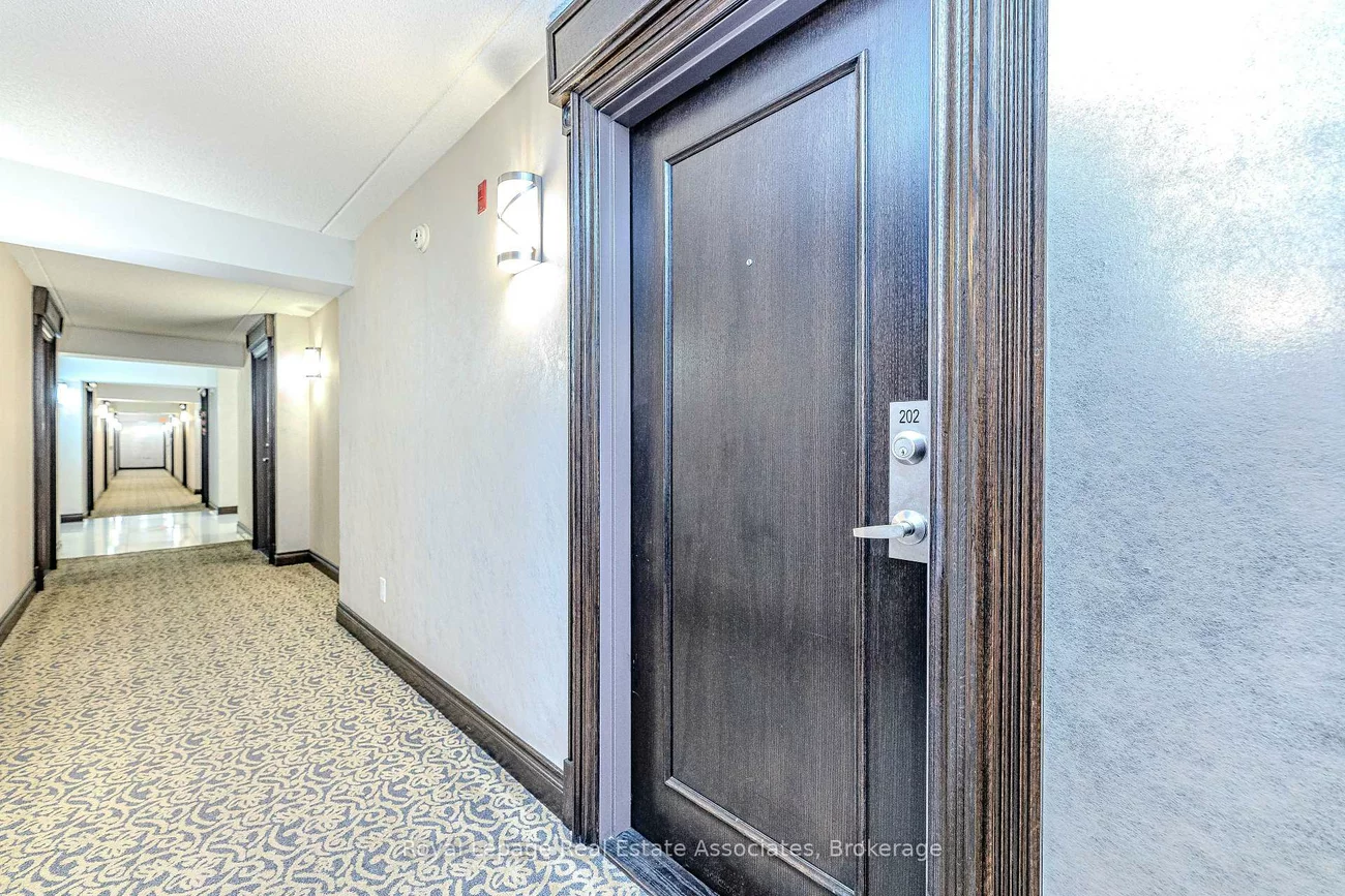 60, Via Rosedale, Sandringham-Wellington, Brampton