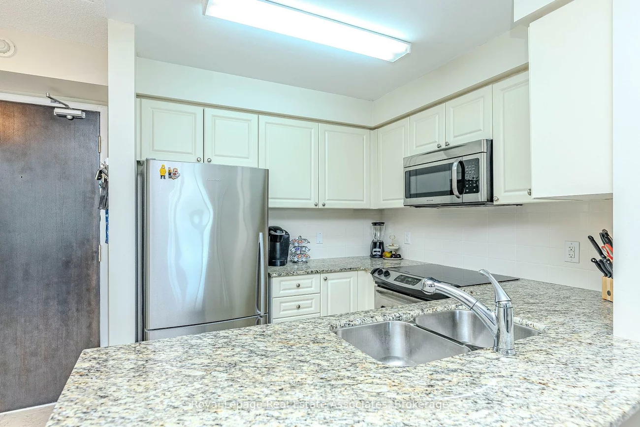 60, Via Rosedale, Sandringham-Wellington, Brampton