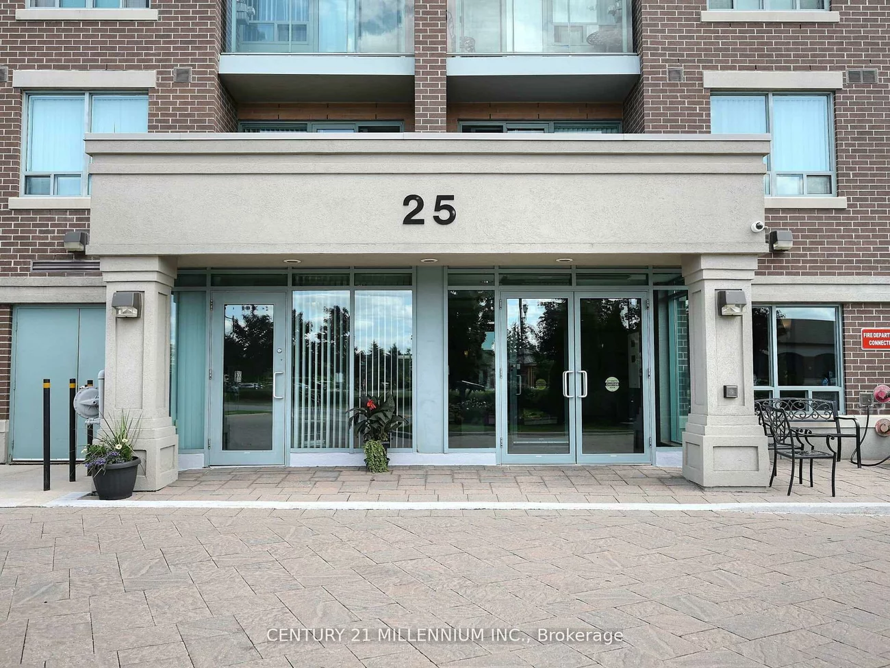 25, Via Rosedale, Sandringham-Wellington, Brampton