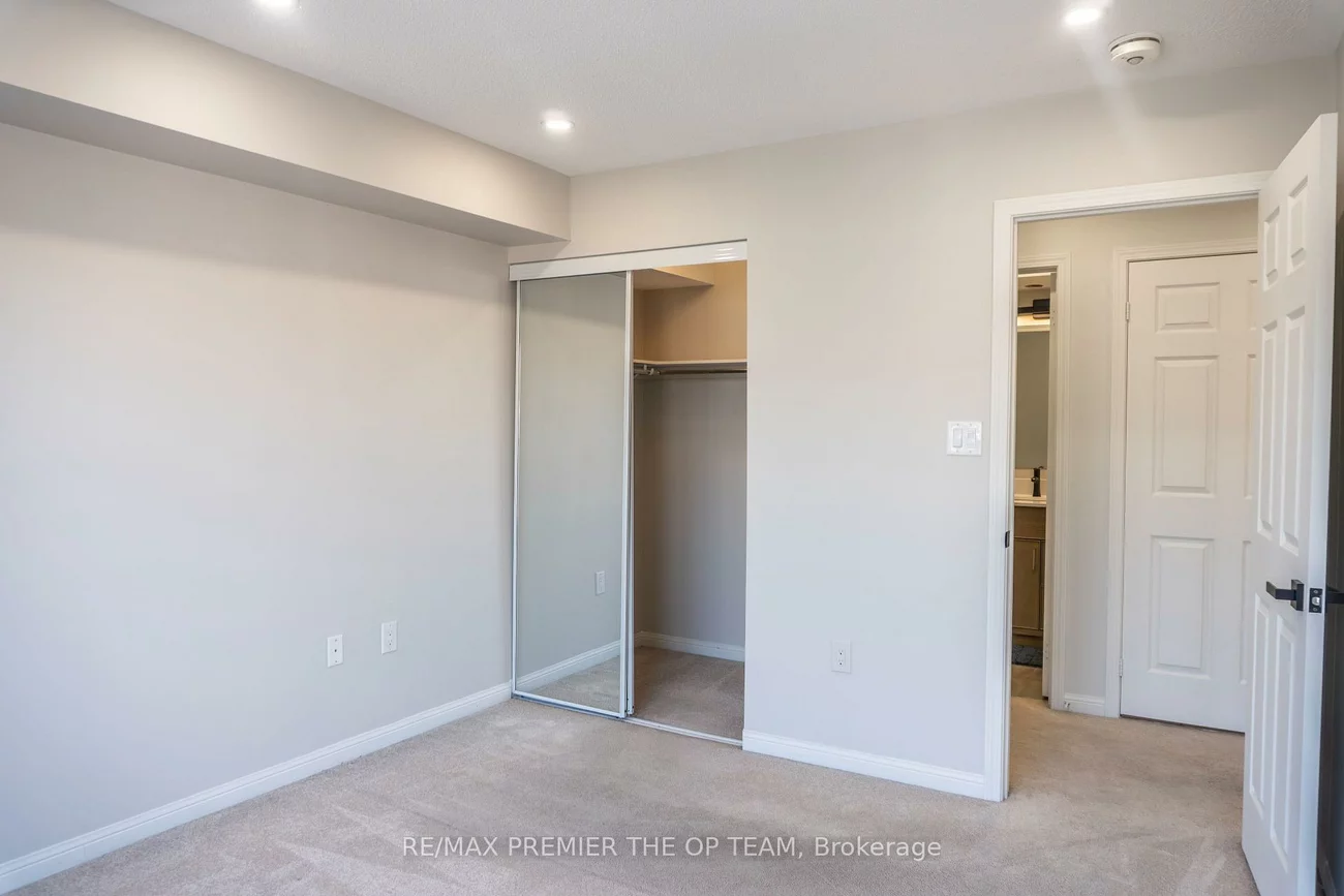 250, Sunny Meadow, Sandringham-Wellington, Brampton