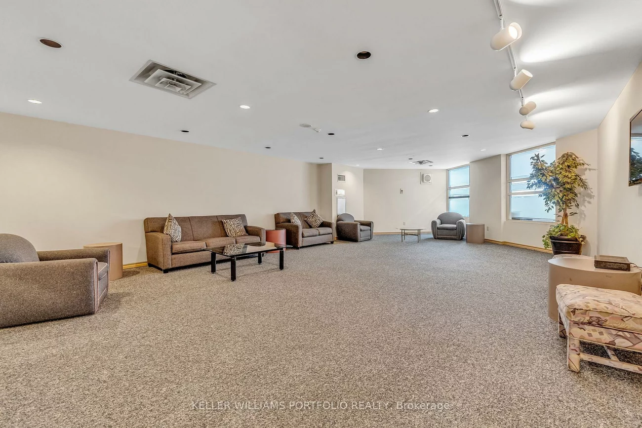10, Laurelcrest, Queen Street Corridor, Brampton