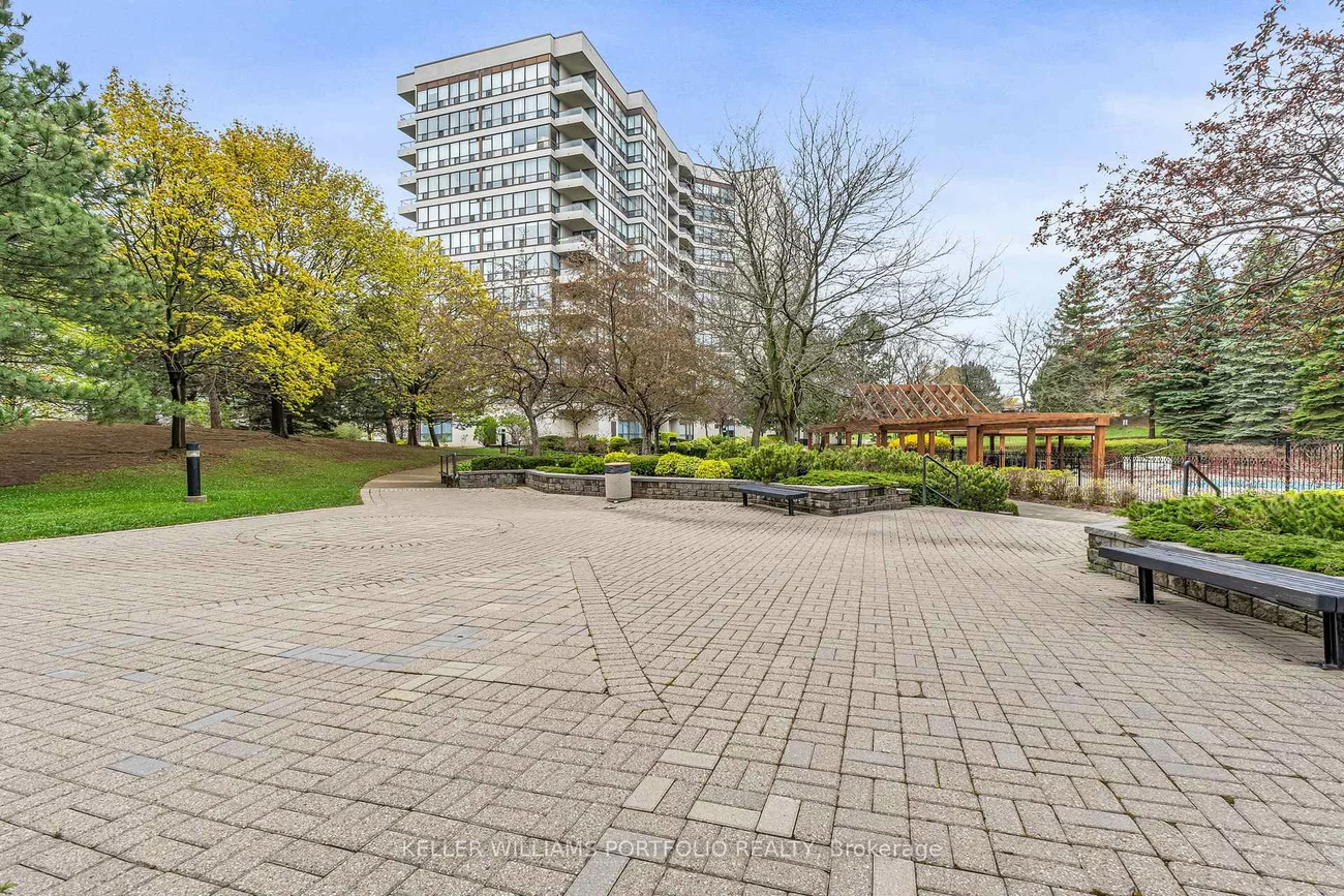 10, Laurelcrest, Queen Street Corridor, Brampton