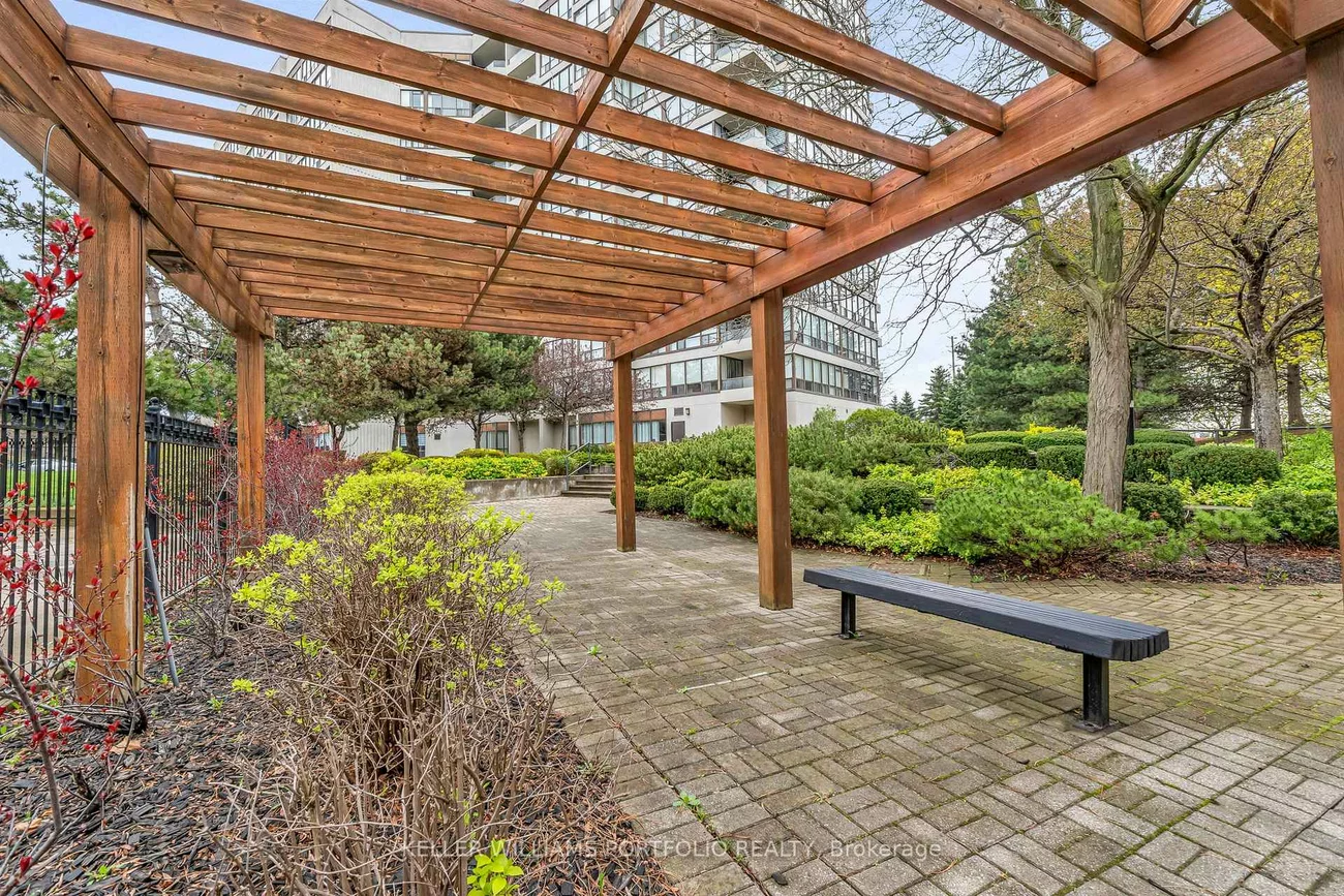 10, Laurelcrest, Queen Street Corridor, Brampton