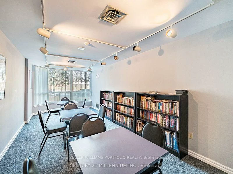 10, Laurelcrest, Queen Street Corridor, Brampton